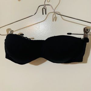 Black strapless padded bra